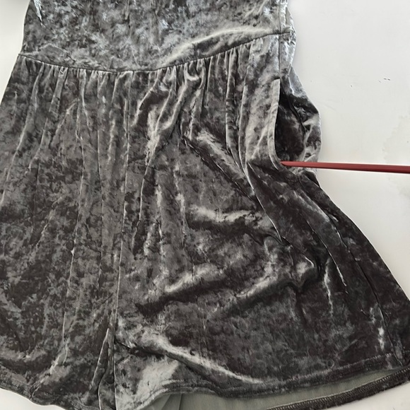 AE Soft & Sexy Romper M Crushed Velvet Keyhole Back Retro Dark Fairy Grunge Goth - Picture 16 of 16